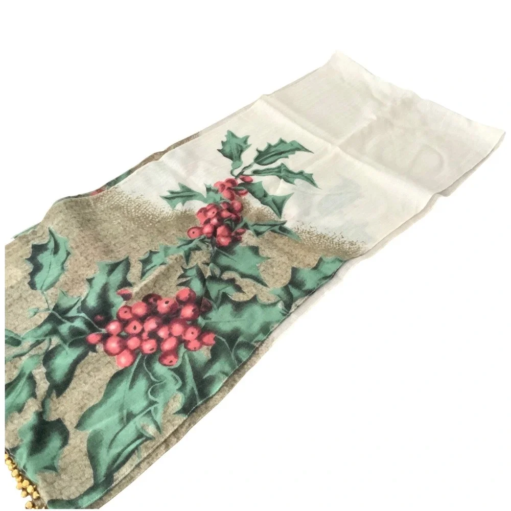 Victorian Trading Co, Hopeless Romantic Holly Berry‎ Metal Ball Scarf